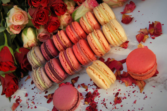 12 Perfectly Pink Macarons