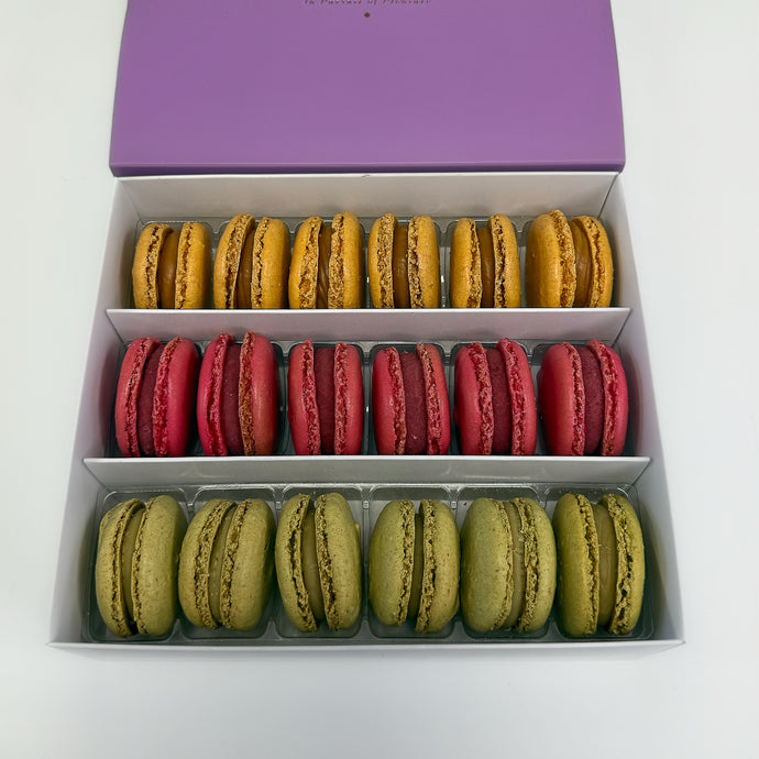 18 Macarons - Three Flavours