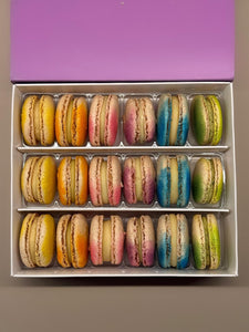 18 Spring Selection Macarons