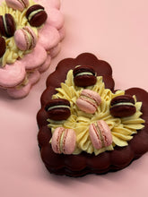 Load image into Gallery viewer, VALENTINES HEART MACARON GIFT