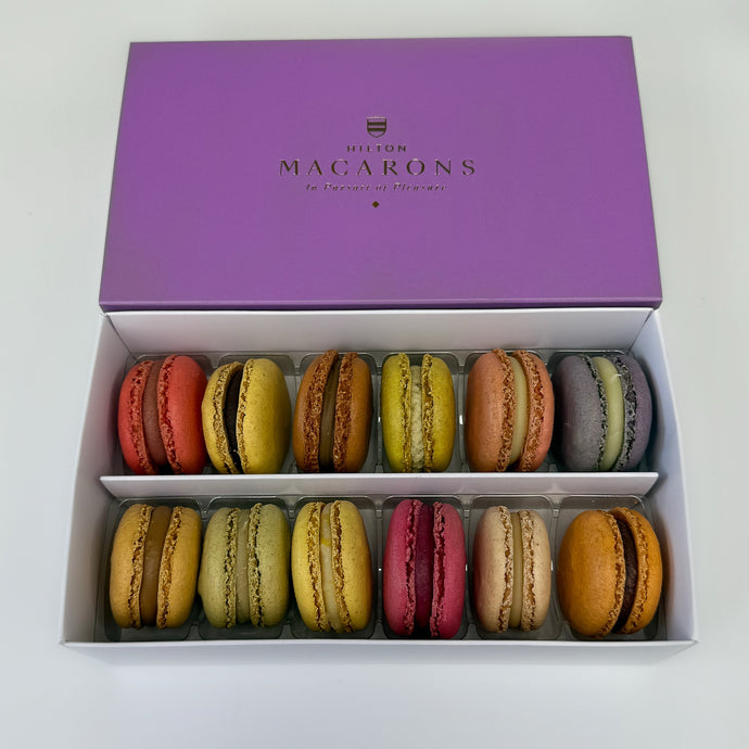 12 Classic Macarons