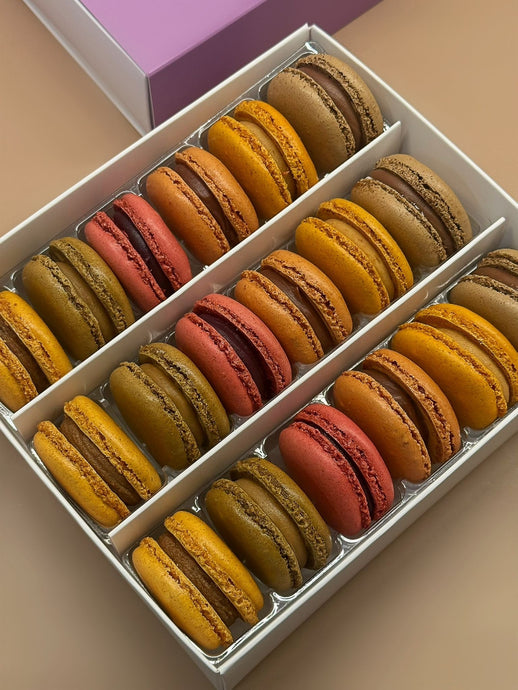 18 The Cosy Collection Macarons