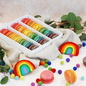 18 Rainbow Macarons